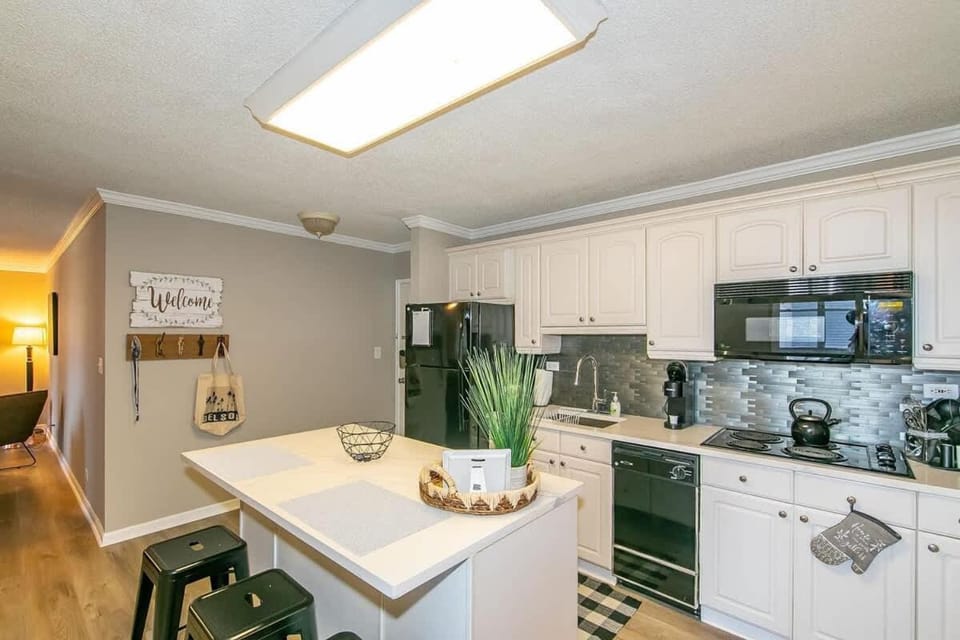 Downtown Condo - Walk to Mercedes Stadium and Coca House in Atlanta