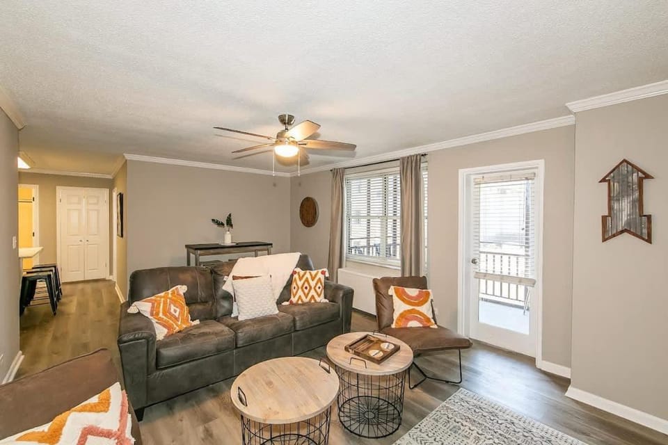 Downtown Condo - Walk to Mercedes Stadium and Coca House in Atlanta