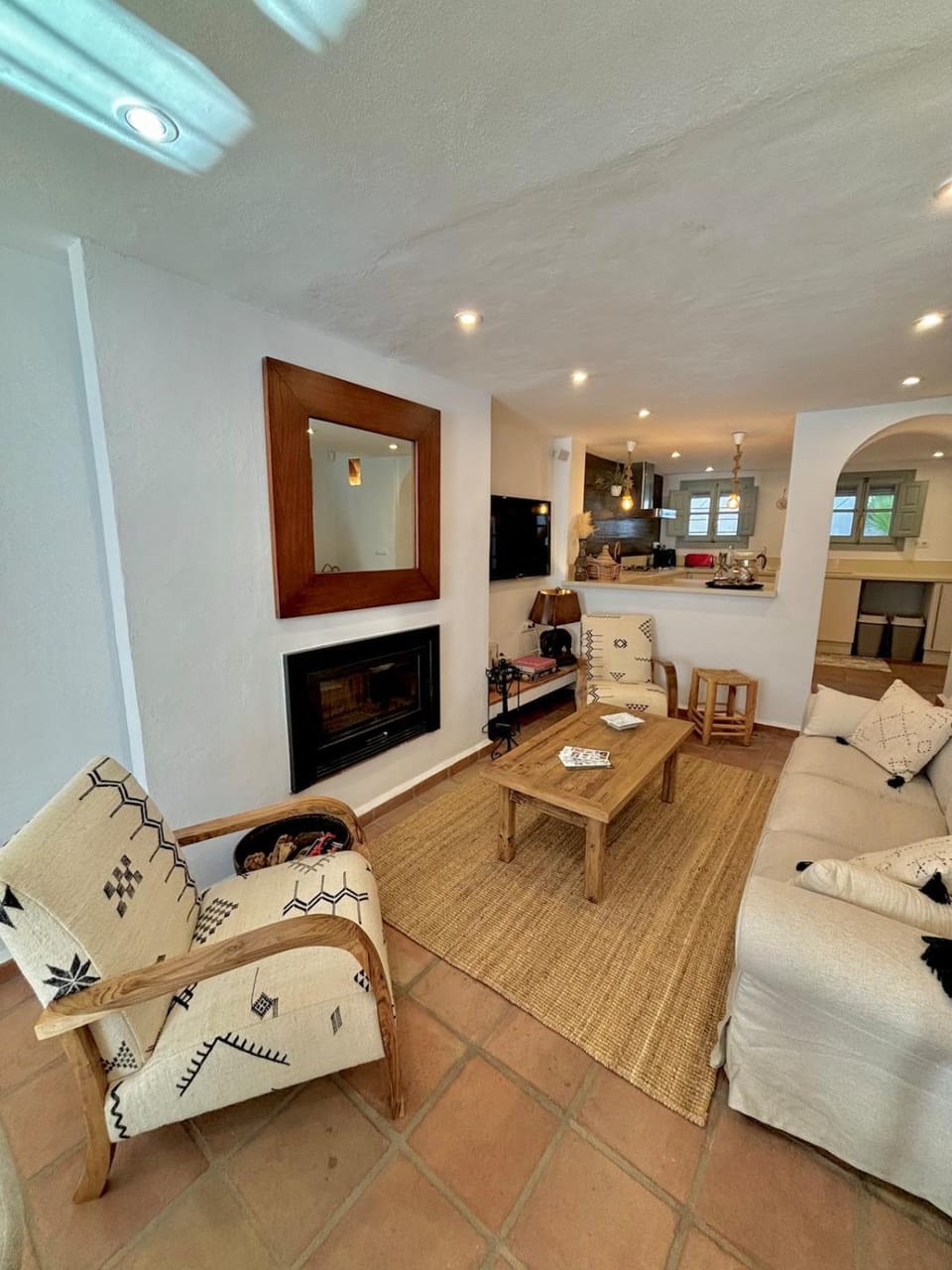 TV and multimedia, Living room, fireplace