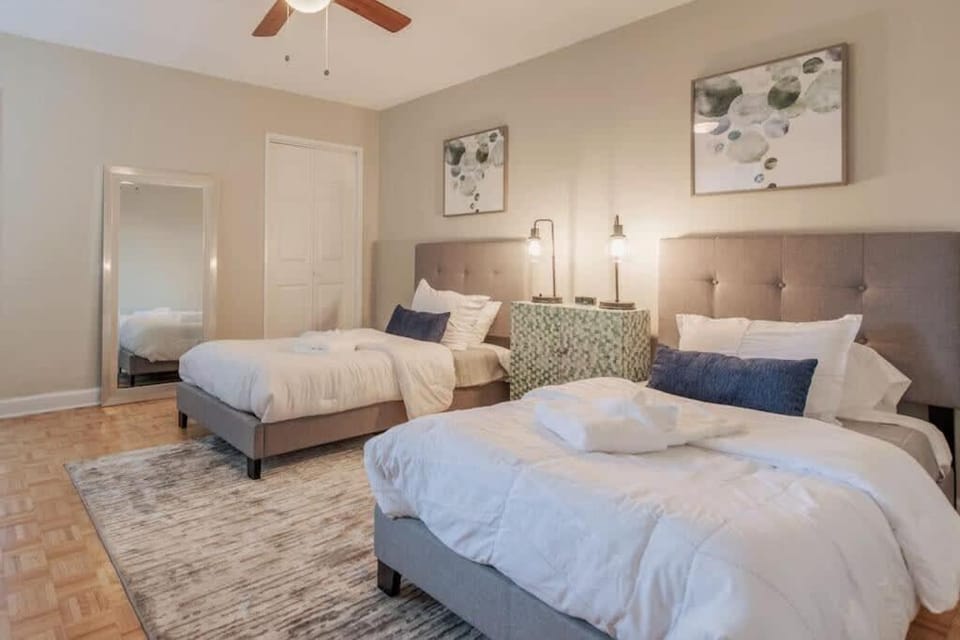 Condo with Skyline Views near Peachtree Center House in Atlanta