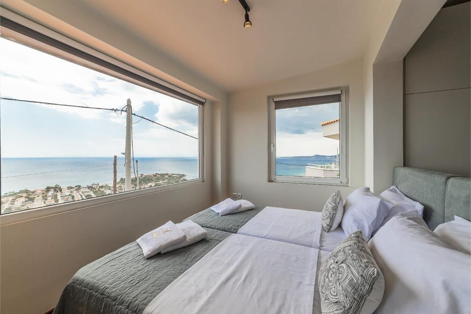 Bed, Natural landscape, Photo of the whole room, Bedroom, Sea view, towels