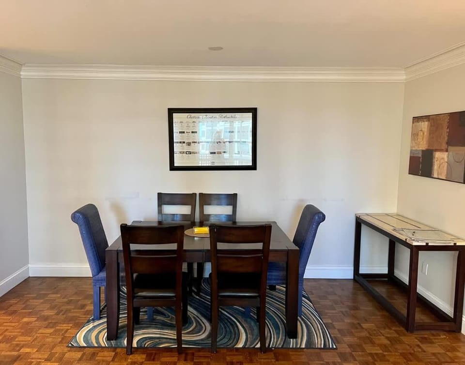 Prime Downtown Atlanta Condo 17th Floor House in Atlanta