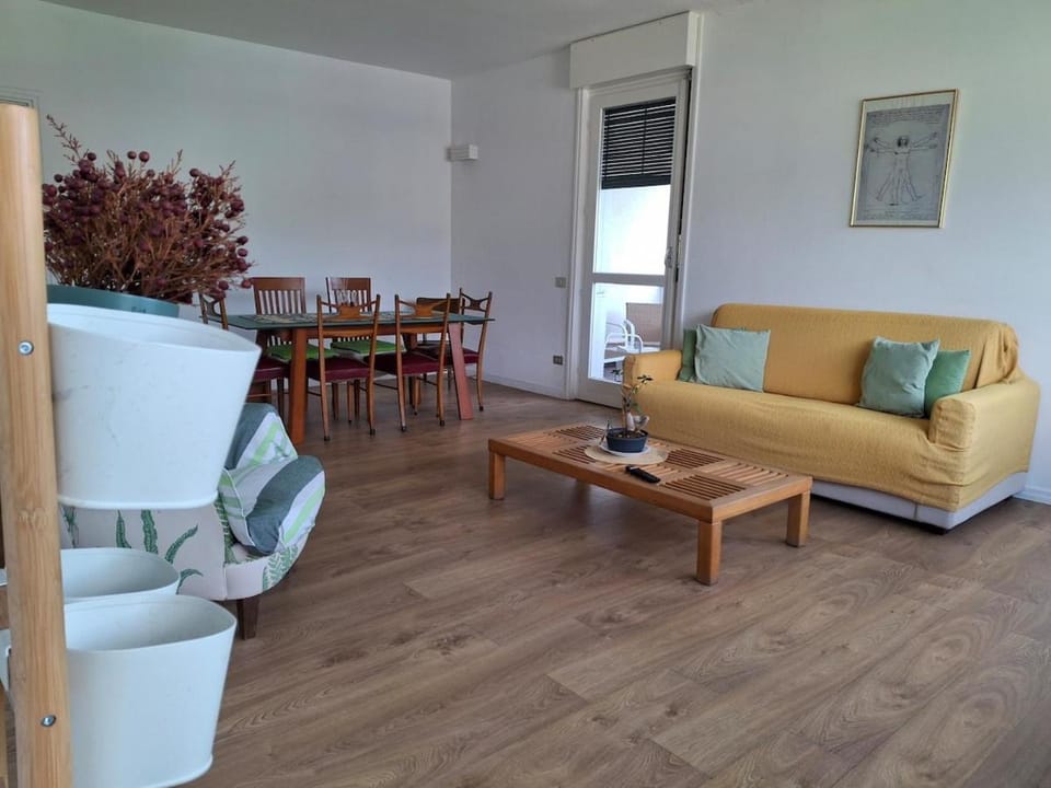 Rosen Garden Apartment Apartment in Province of Lecco