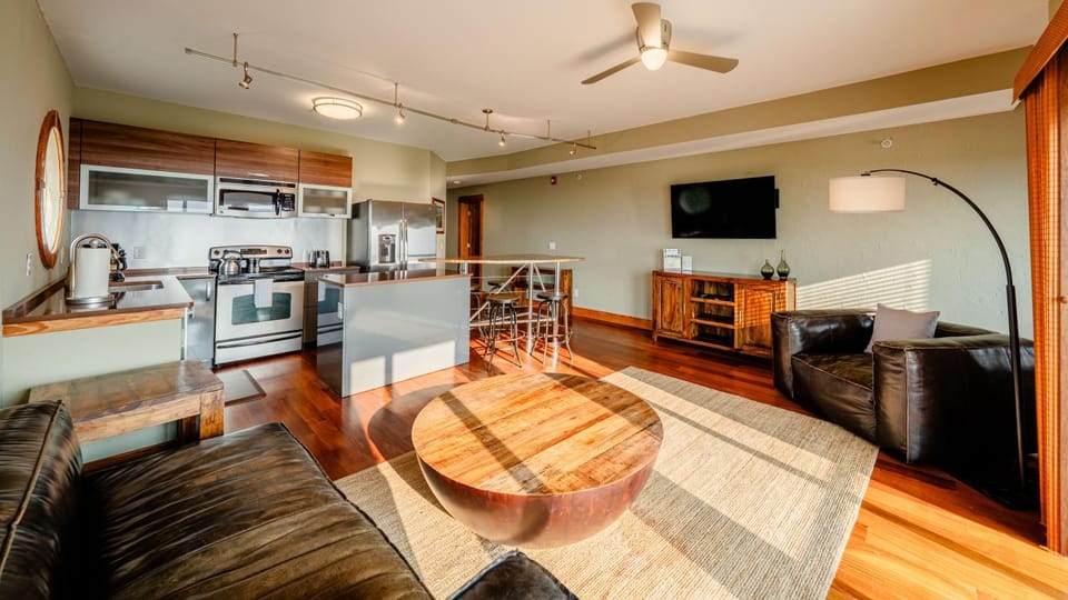 Kite Point - Waterfront 2-Bedroom, 2-Bathroom Suite at REAL Watersports Apartment in Waves
