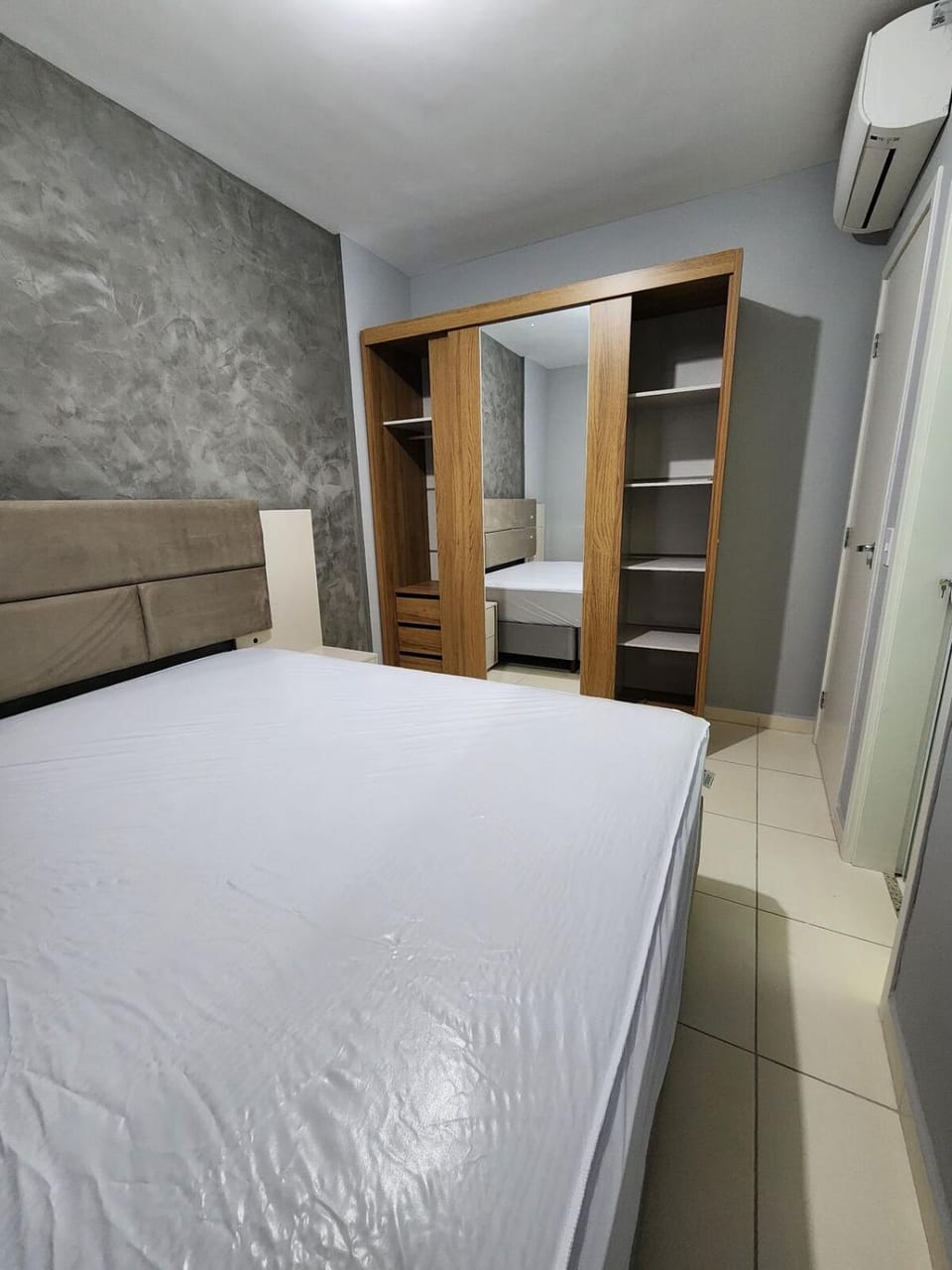Bed, Photo of the whole room, Bedroom, wardrobe, air conditioner