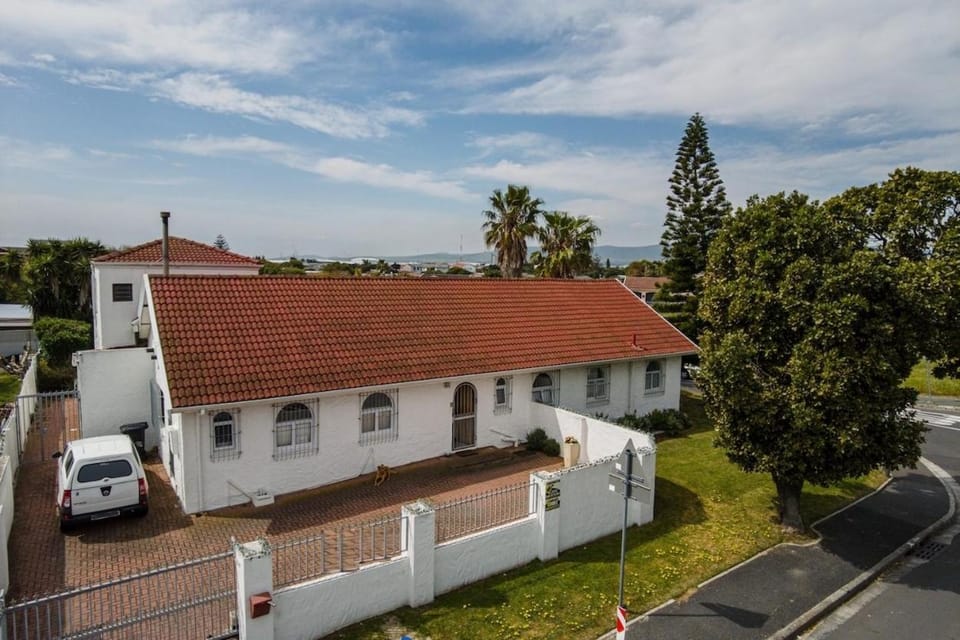 Property building, Landmark view, Area and facilities, Parking