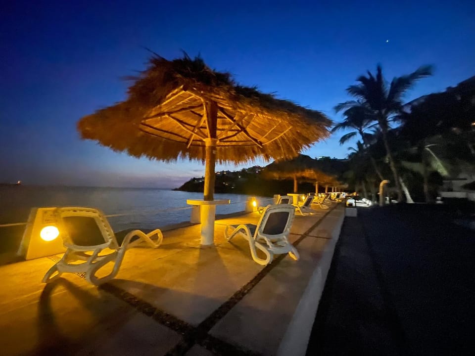 Night, Sea view, sunbed