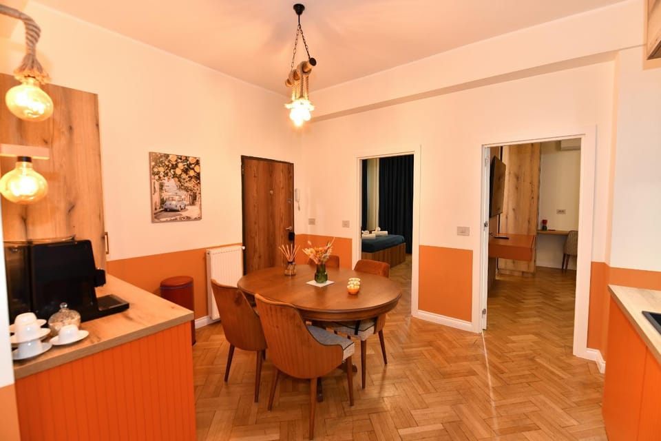 Coffee/tea facilities, Dining area