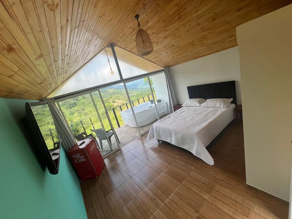 Divino Glamping Romantico Jacuzzi Villeta NUEVO Country House in Cundinamarca, Colombia