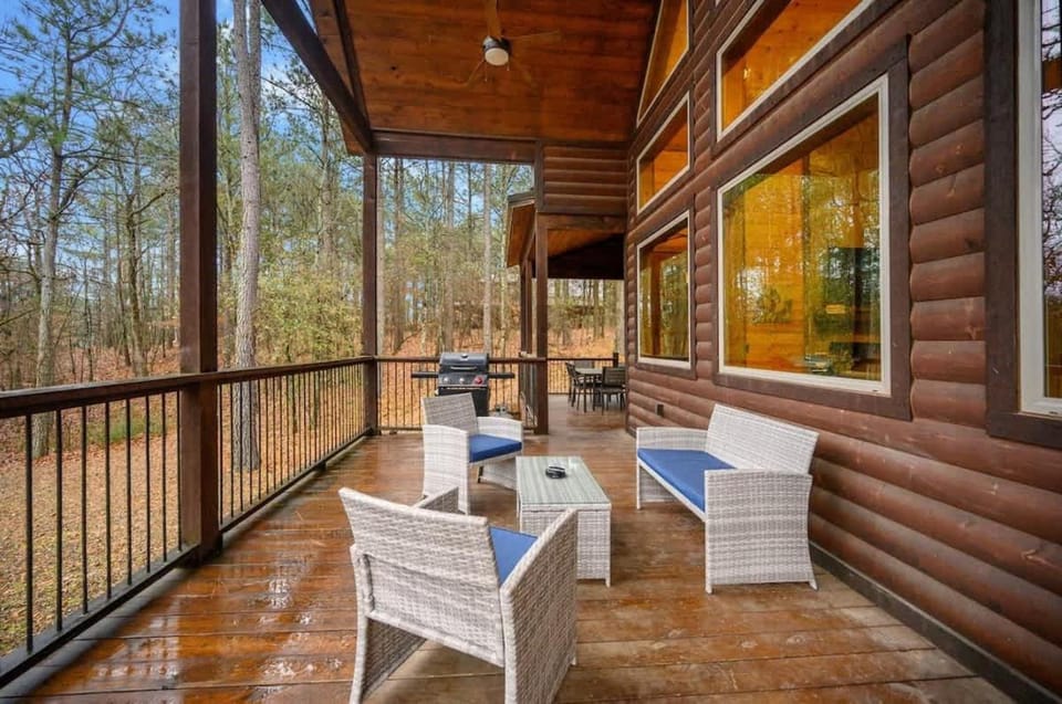 Patio, Day, BBQ facilities, Balcony/Terrace, Seating area
