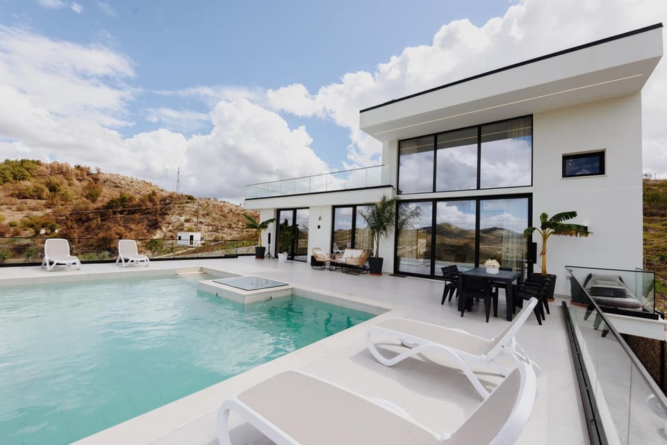 Property building, Balcony/Terrace, Pool view, Swimming pool