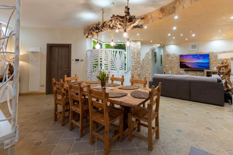 TV and multimedia, Dining area