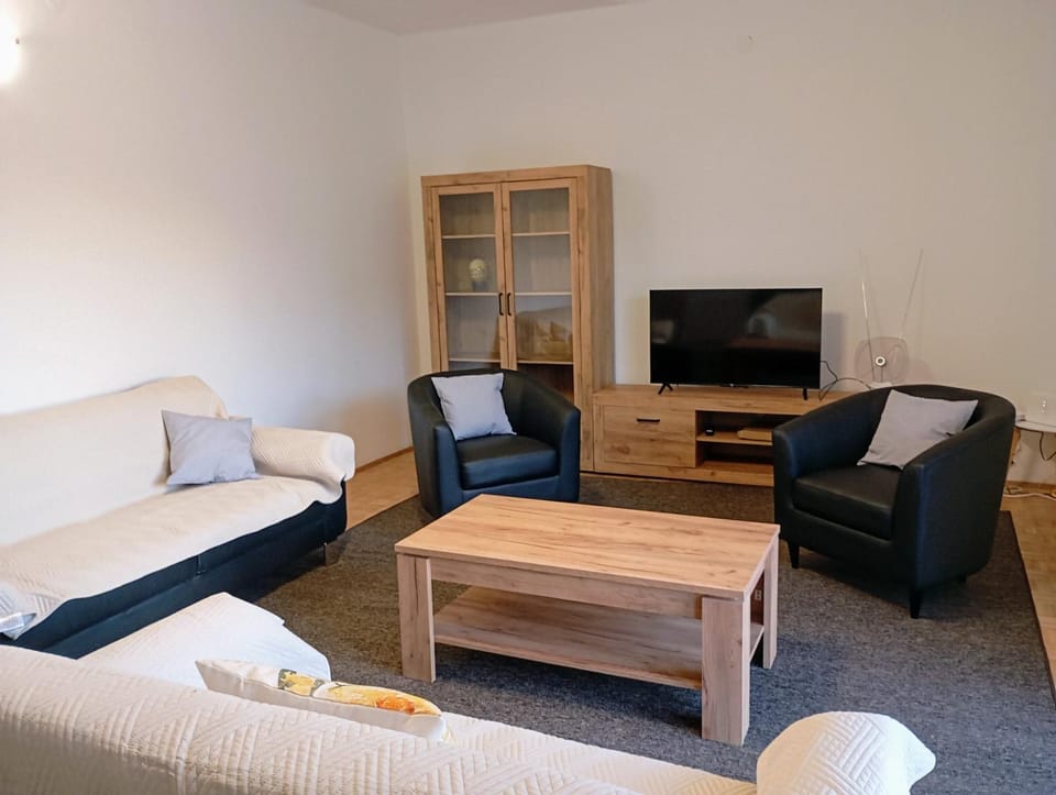 Cozy Trogir Apartment with 3 Bedrooms Apartment in Okrug Gornji
