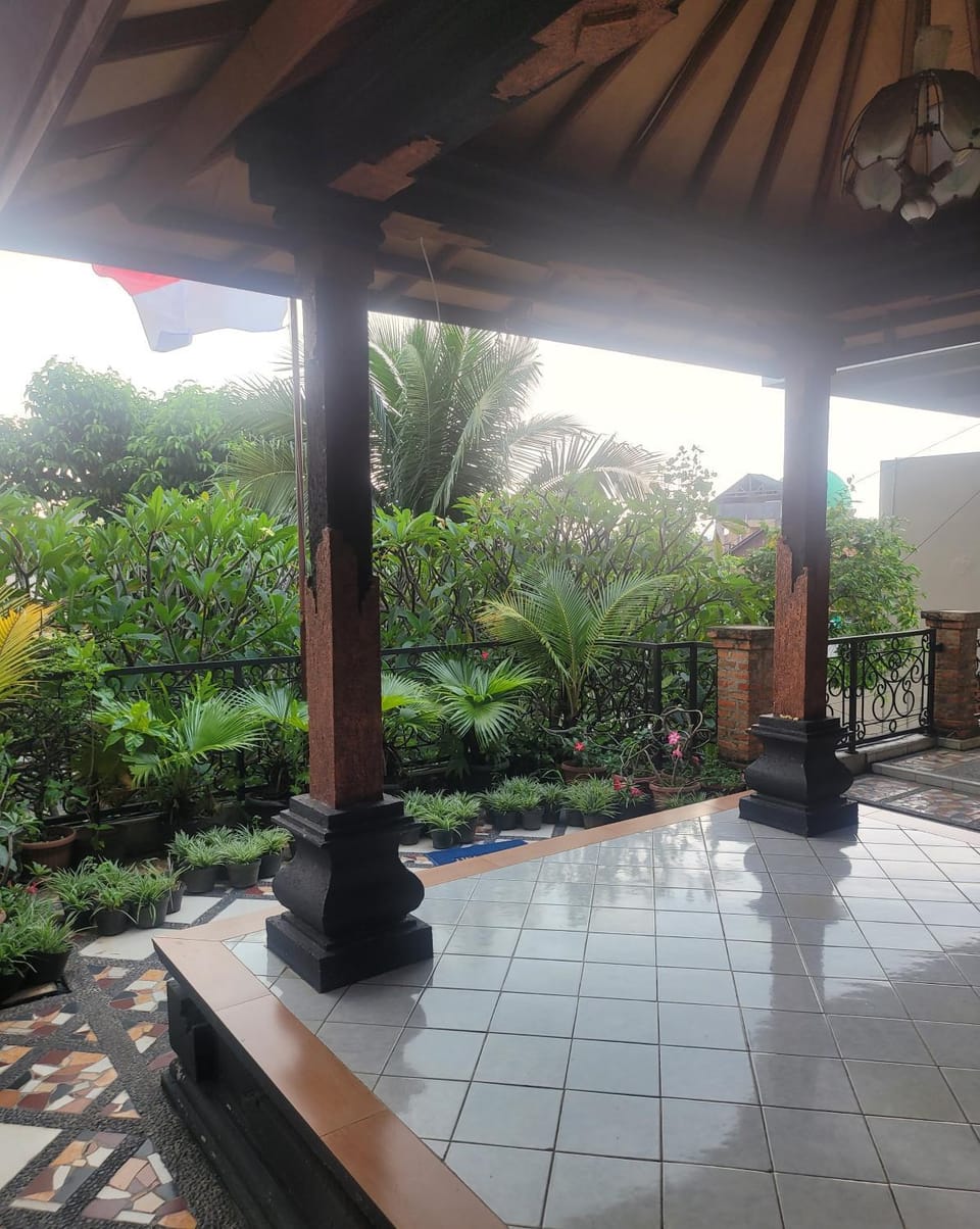 MAJAS HOTEL SANUr Bed and Breakfast in Indonesia