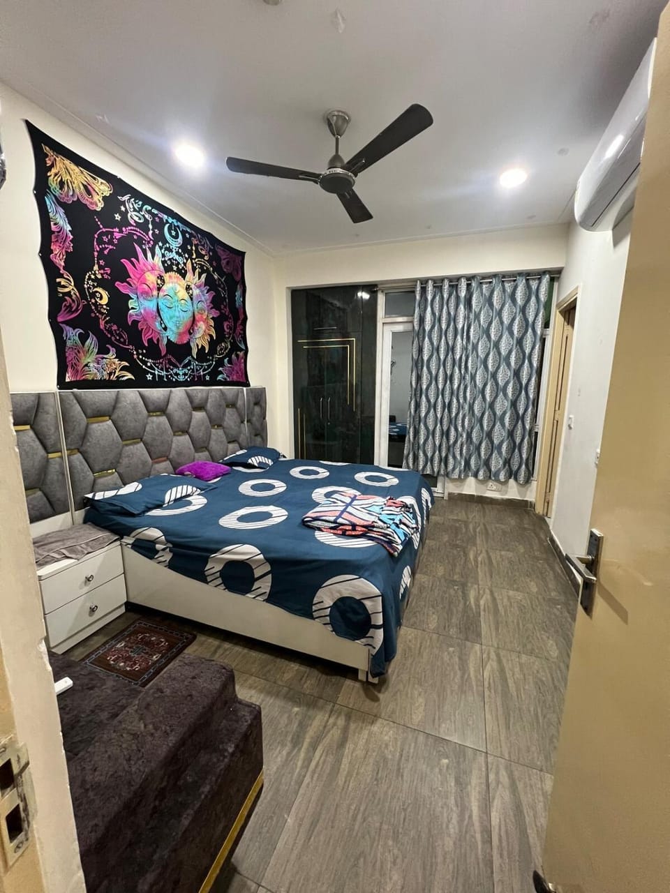 Night View Apartment Apartment in Noida