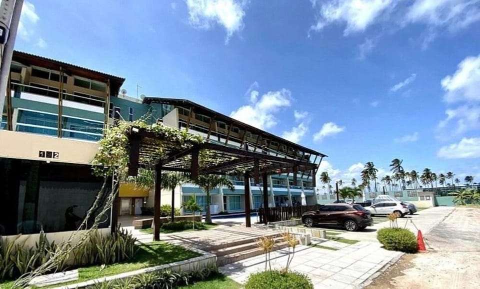 Villas do Atlântico - Flats a 100m da Praia Porto de Galinhas por Yolo House in Ipojuca