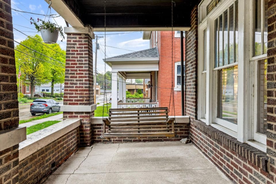 Patio, Day, Seating area, On site, Street view