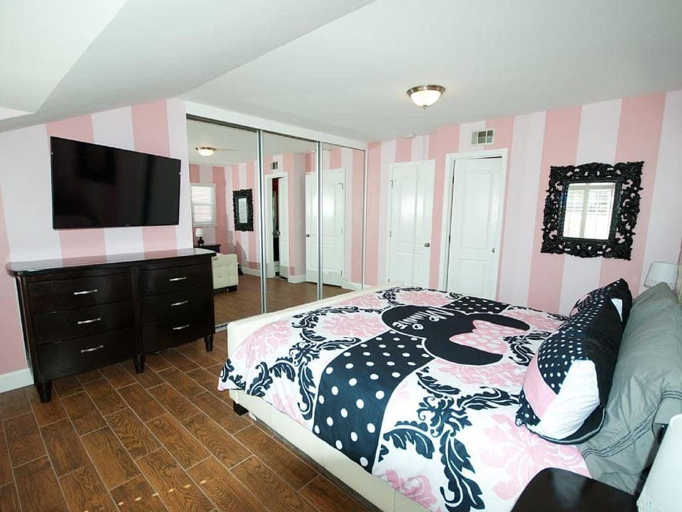 F-34 Minnies House House in Anaheim