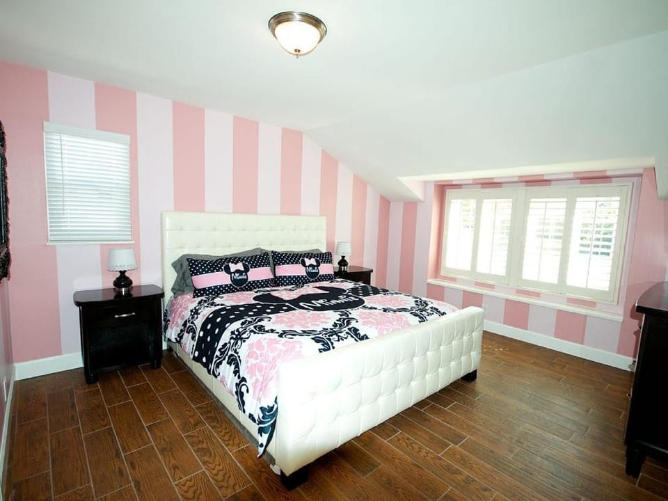 F-34 Minnies House House in Anaheim