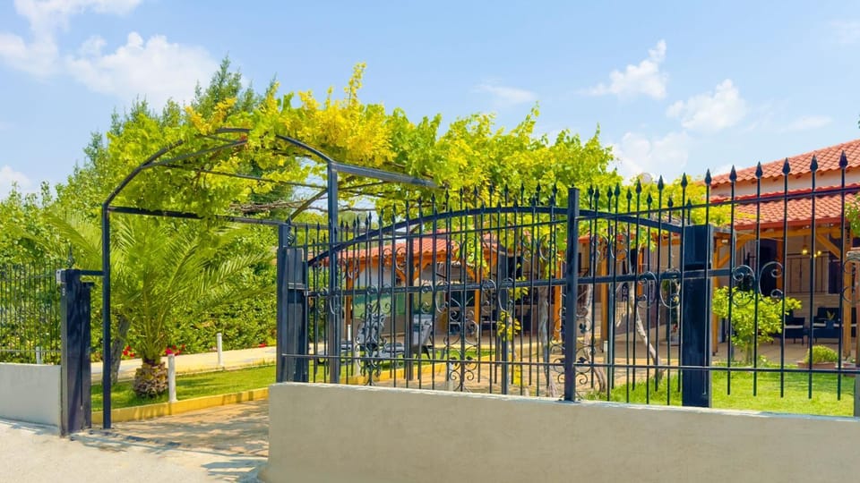 Property building, Natural landscape, Garden, Garden view