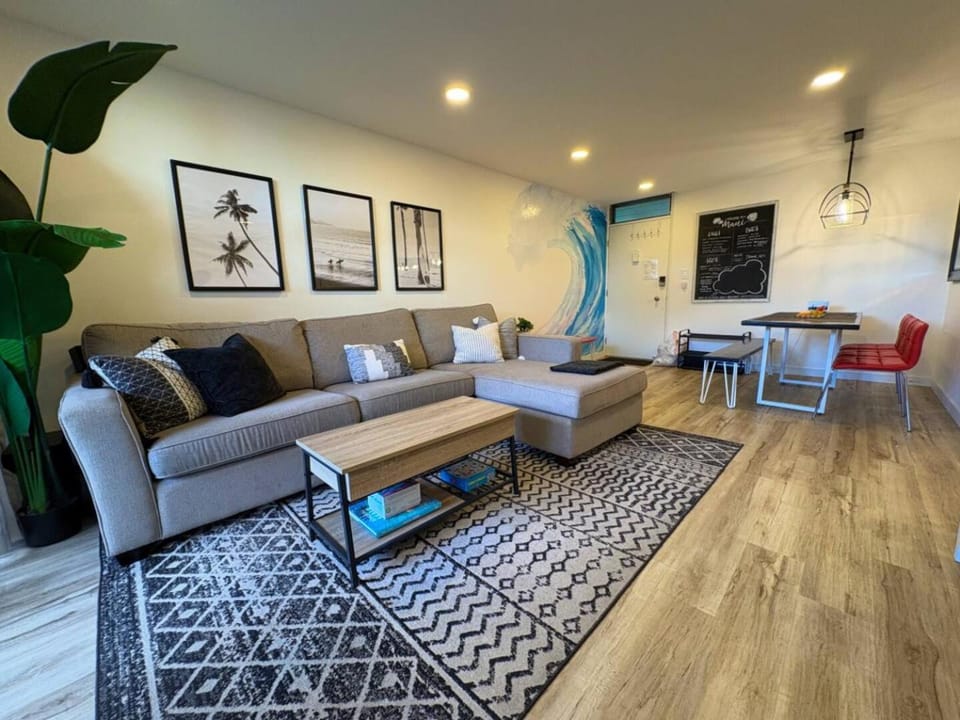 Family Fun! Selfie Wall, Walk to Beach, Pool,3 TV House in Kihei