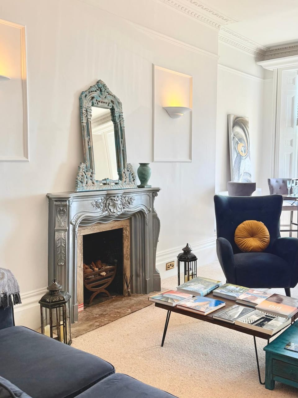 Living room, Seating area