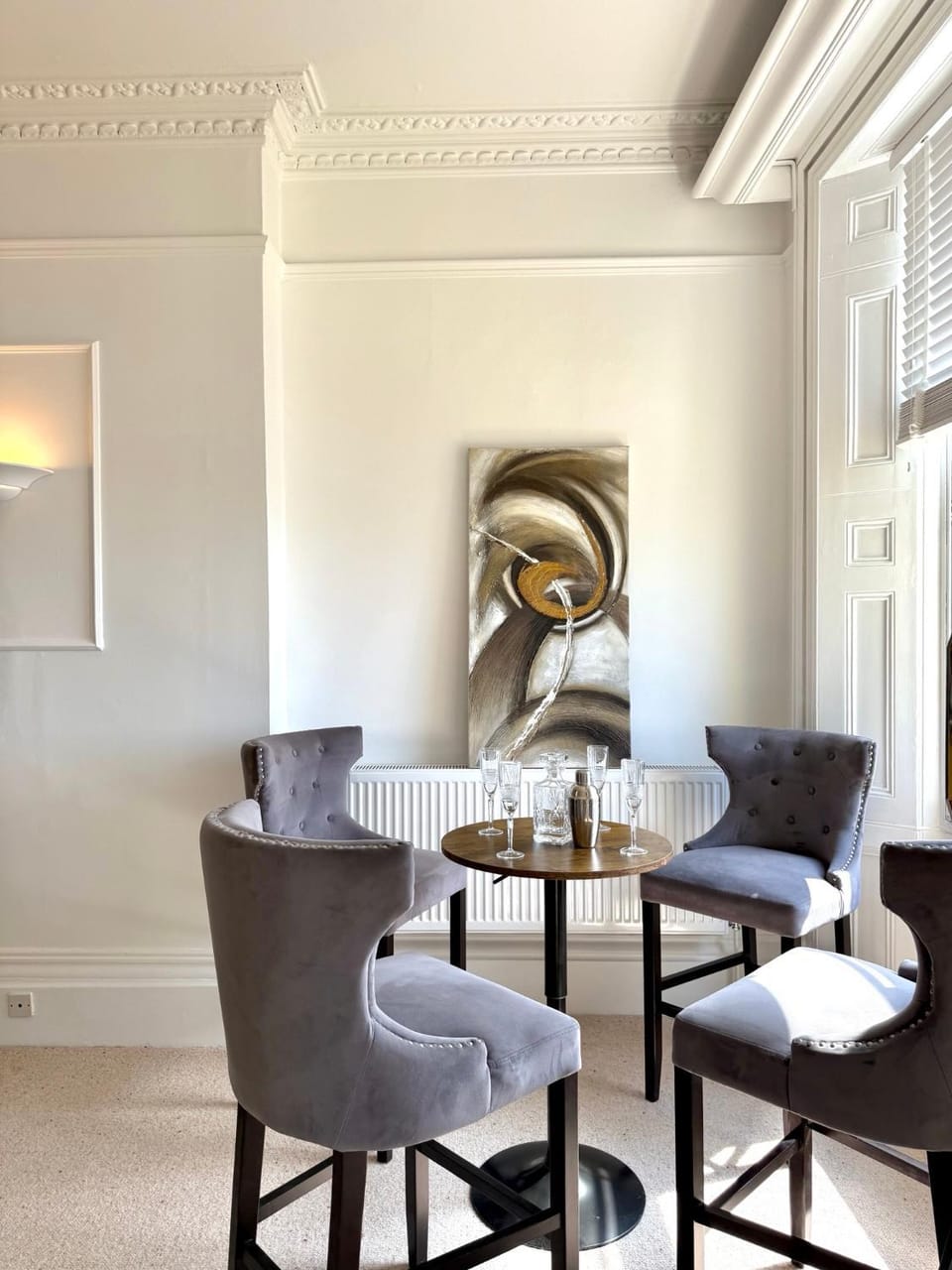 Restaurant/places to eat, Decorative detail, Seating area