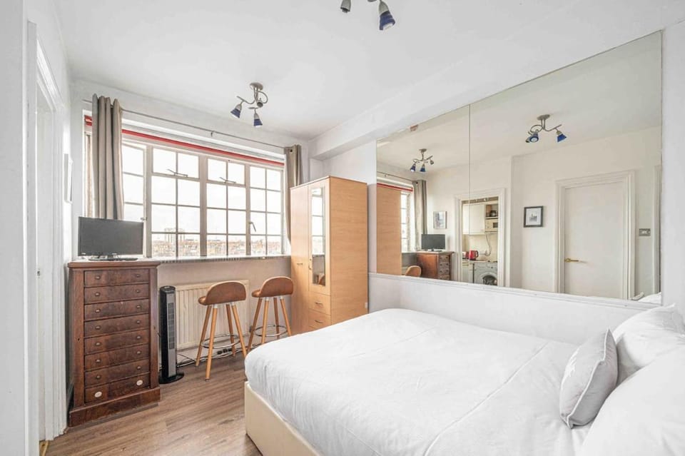 Panoramic views - Studio in South Kensington Apartment in City of Westminster