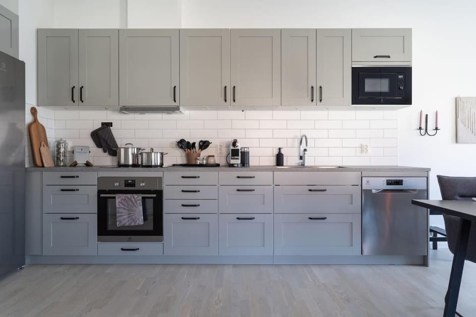 Chocolaty Warmth Home 3BR Flat with Cozy Balcony House in Skåne County