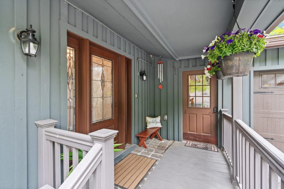 Facade/entrance, Day