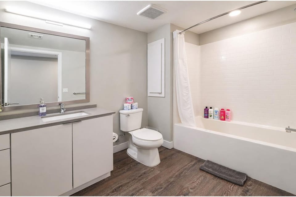 Hollywood Vacation Apartments Capsule hotel in Hollywood