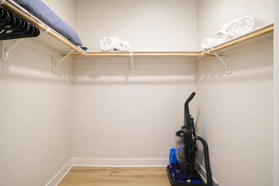 Hollywood Vacation Apartments Capsule hotel in Hollywood