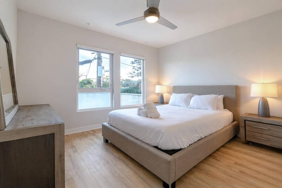 Hollywood Vacation Apartments Capsule hotel in Hollywood