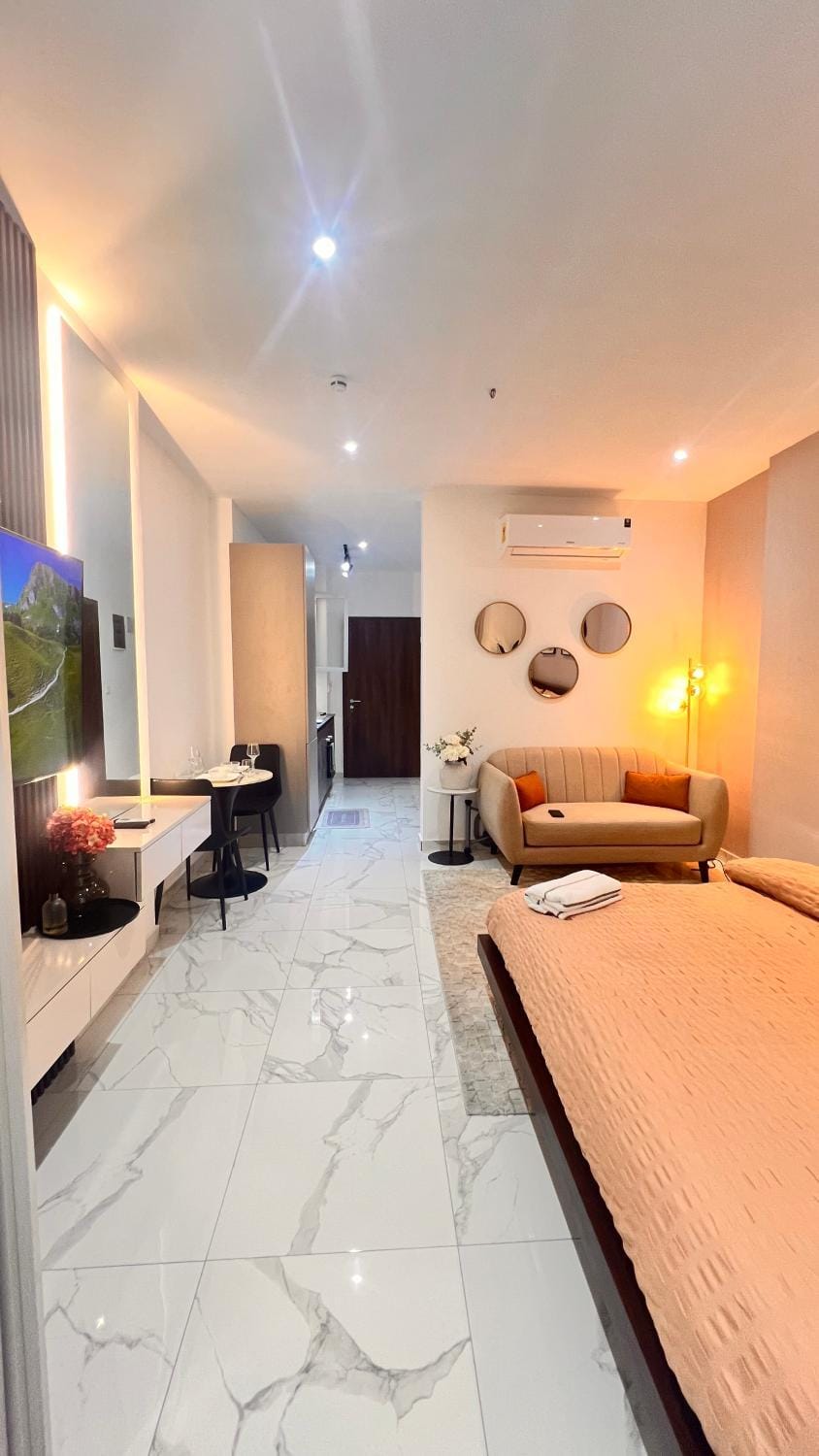 The Essence Studios, Accra Kotoka Airport Apartment in Accra