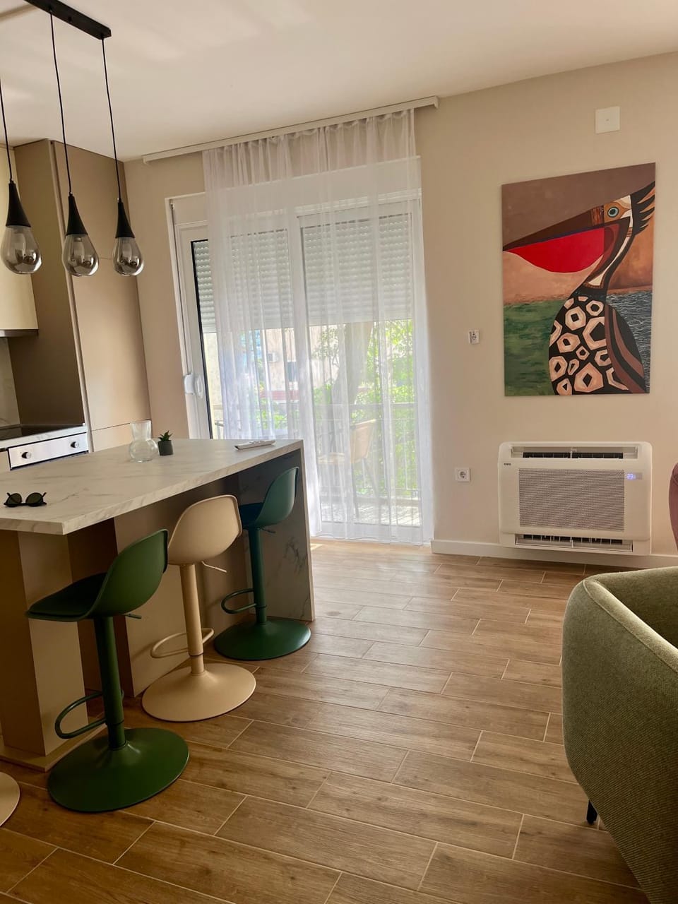 Kitchen or kitchenette, Living room, Seating area, Dining area, internet, oven, air conditioner