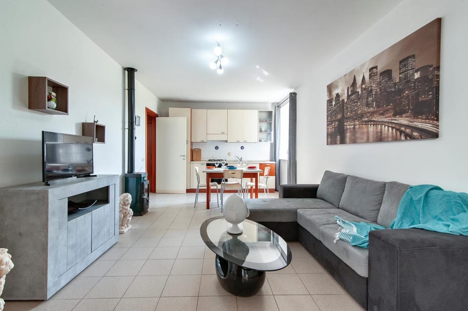 Living room, Dining area, oven, stove