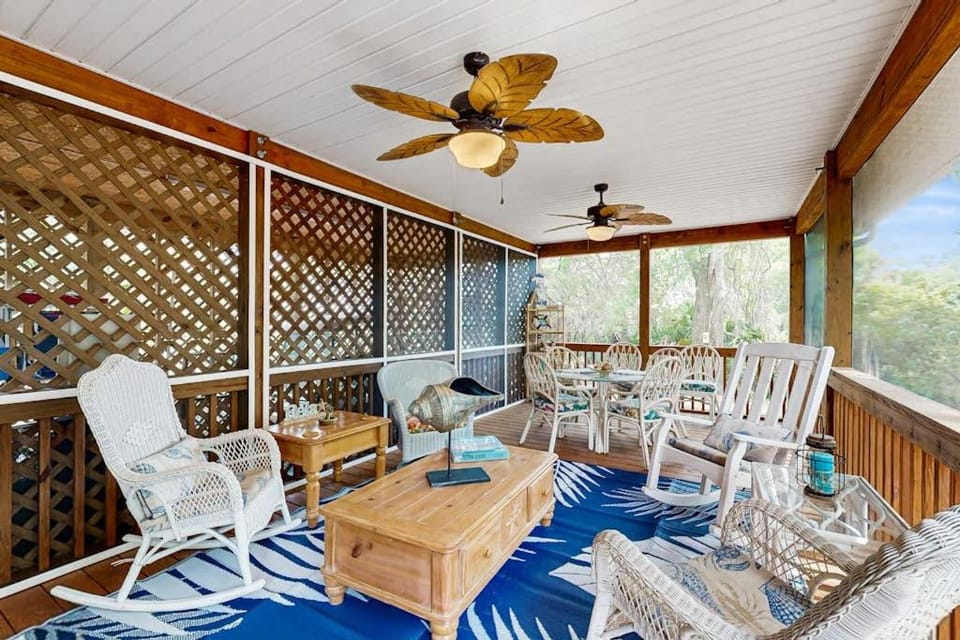 Mossy Oaks Cottage House in Edisto Beach