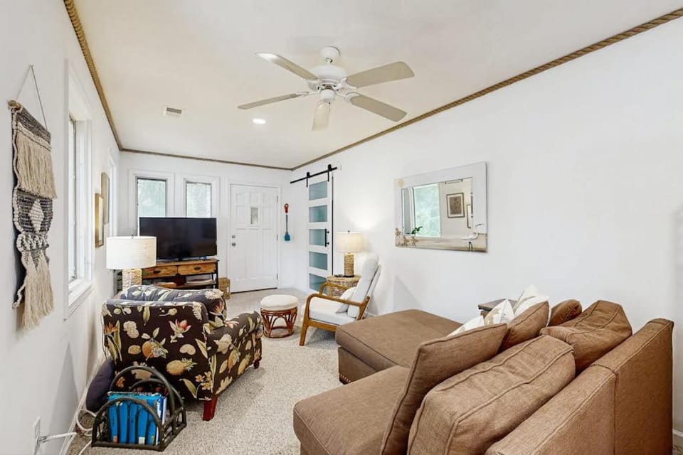 Mossy Oaks Cottage House in Edisto Beach