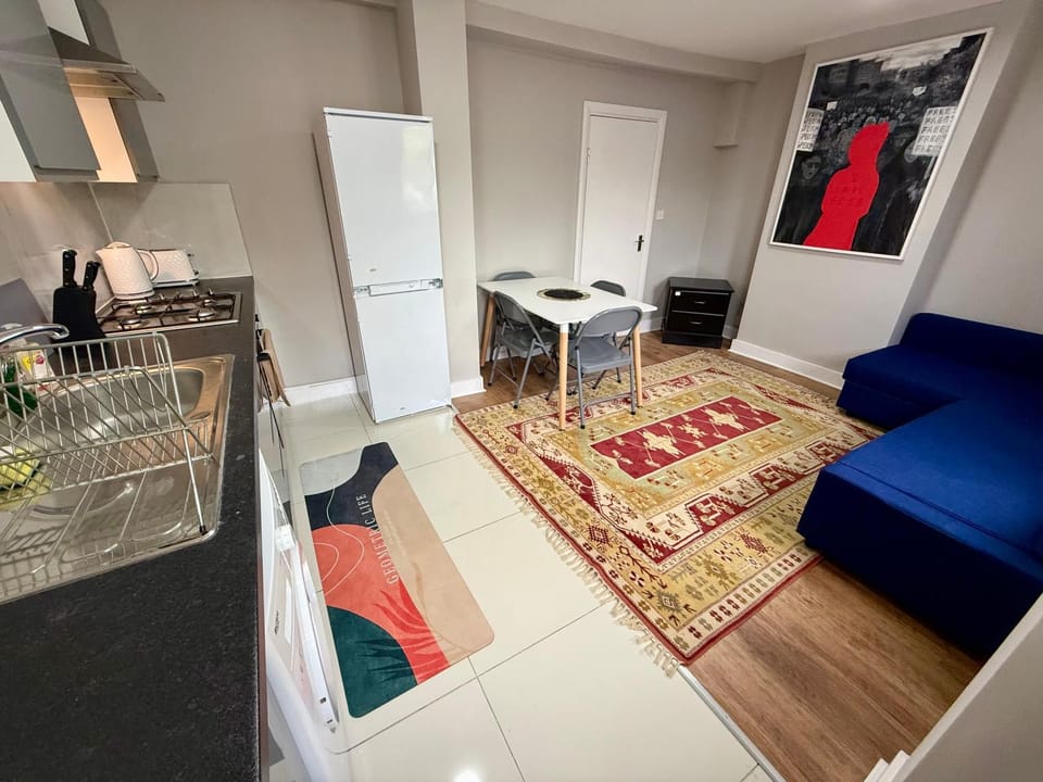 Living room, Photo of the whole room, Dining area