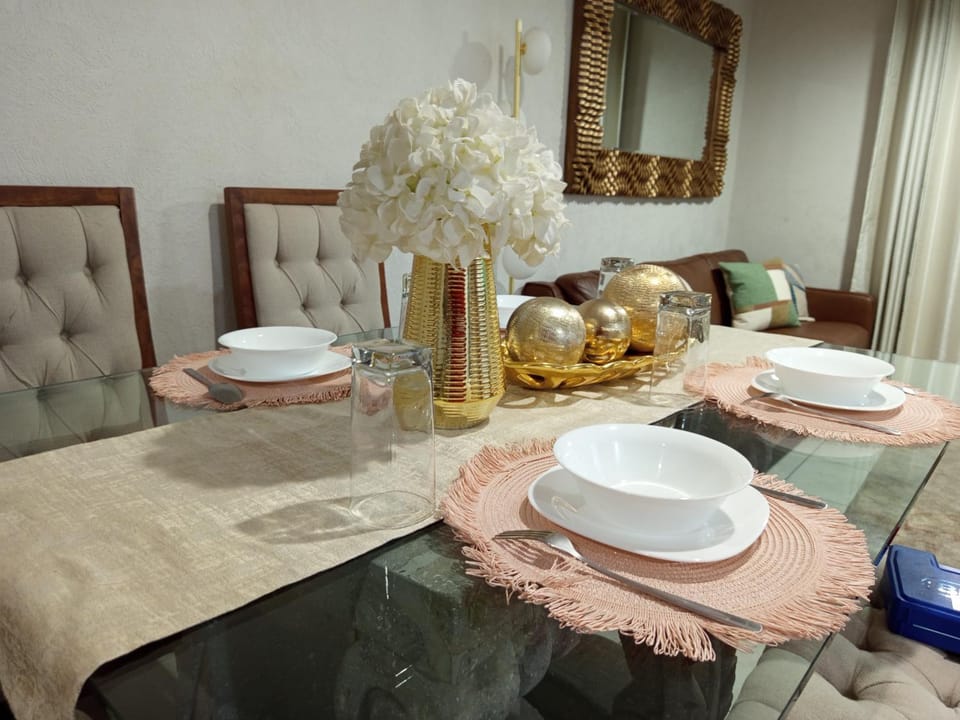 Dining area, Food