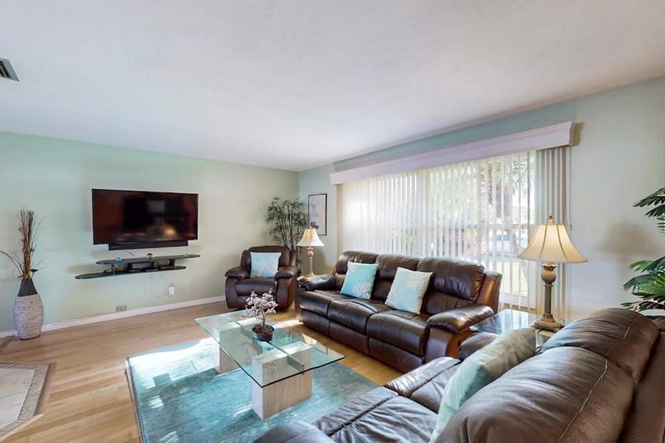 Saltwater and Sunshine House in Cape Coral