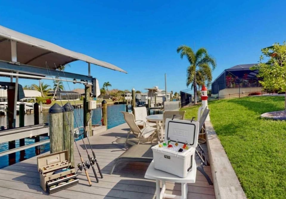 Saltwater and Sunshine House in Cape Coral