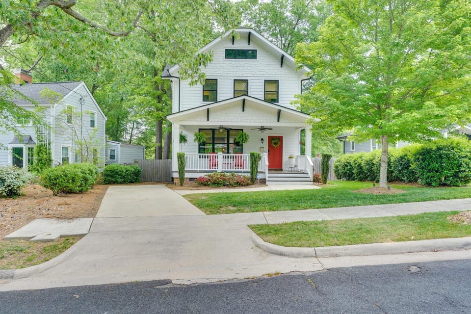 1 Mi to Dtwn: Upscale Retreat in Durham! House in Durham