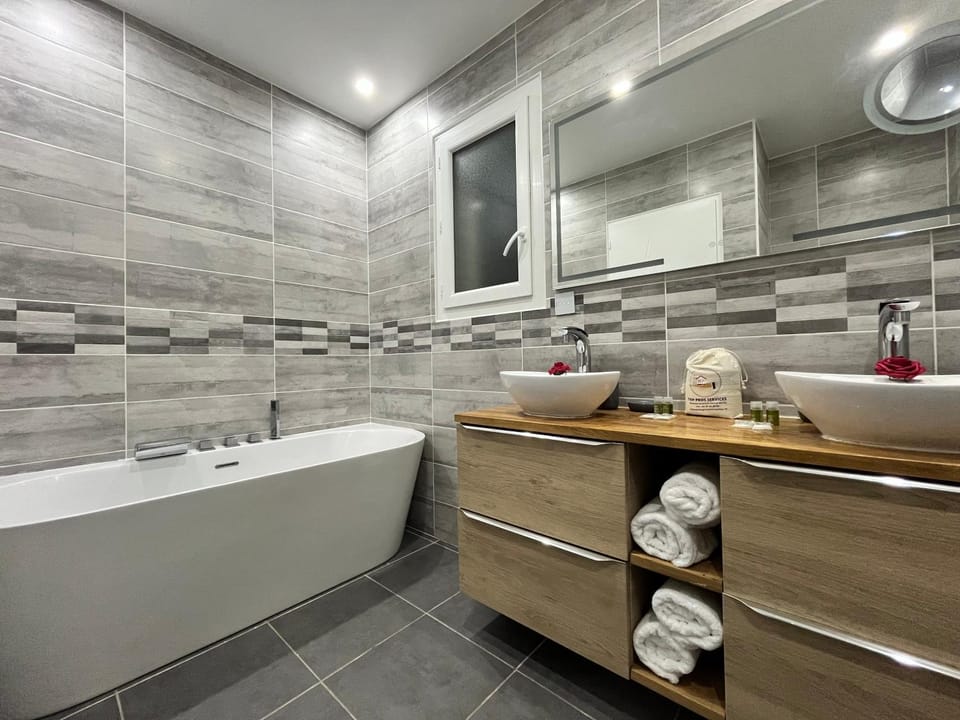 Bath, towels