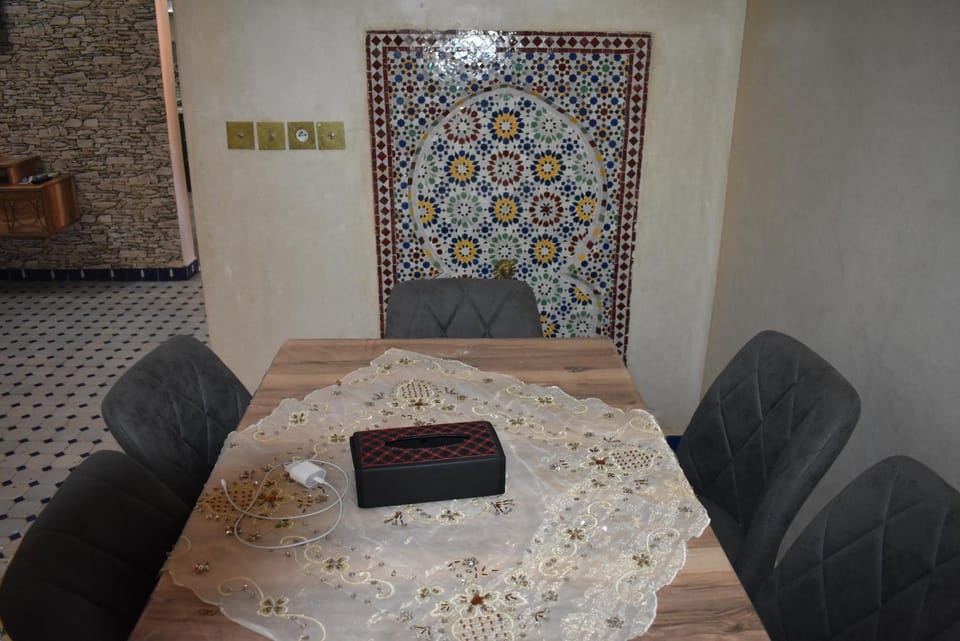 Decorative detail, Seating area