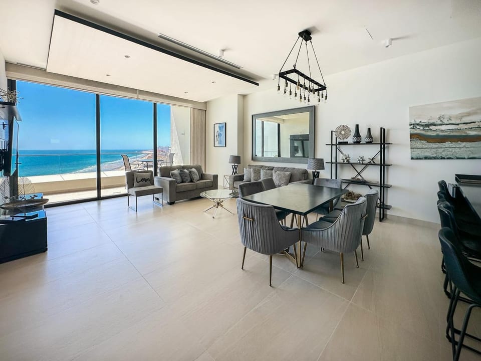 2BR Sandy Beach Beachfront Getaway House in Rocky Point