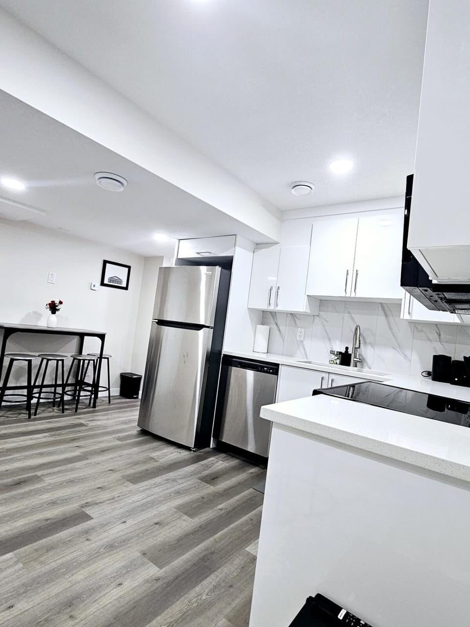 A Cozy Home away from Home Apartment in Edmonton