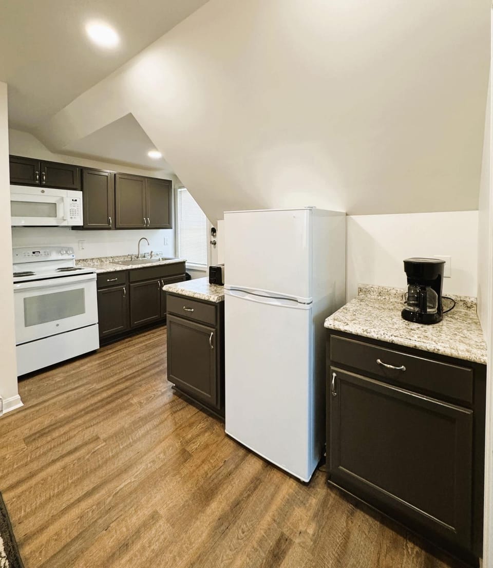 Cozy 1BR Retreat - Private - Near City Apartment in Pittsburgh