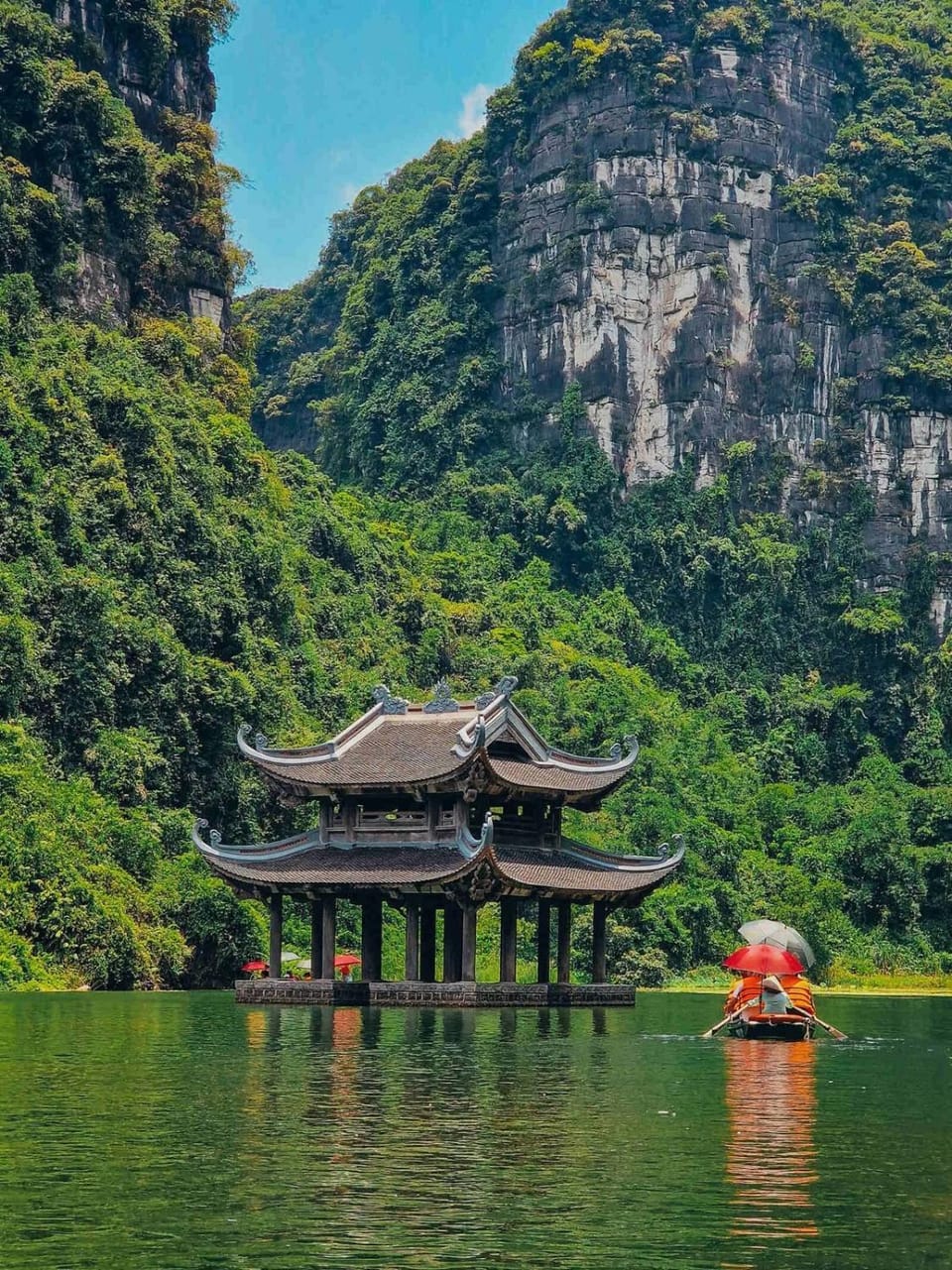 Nearby landmark, Day, Natural landscape