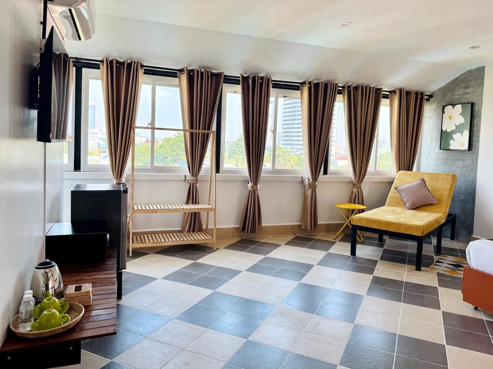 TV and multimedia, Seating area, internet, minibar, air conditioner